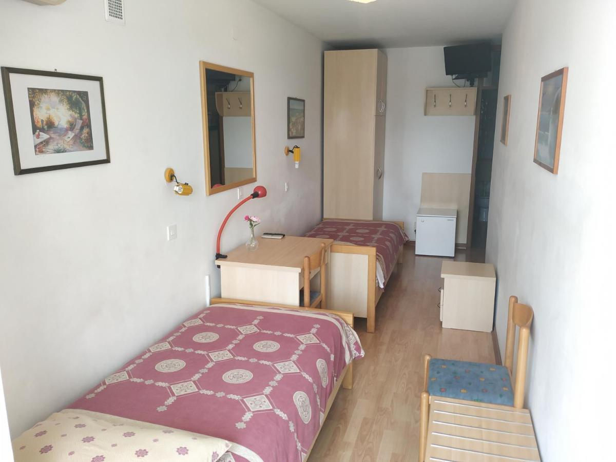 Accomodation Pertout Nova Gorica Luaran gambar