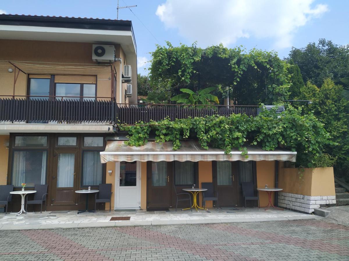 Accomodation Pertout Nova Gorica Luaran gambar