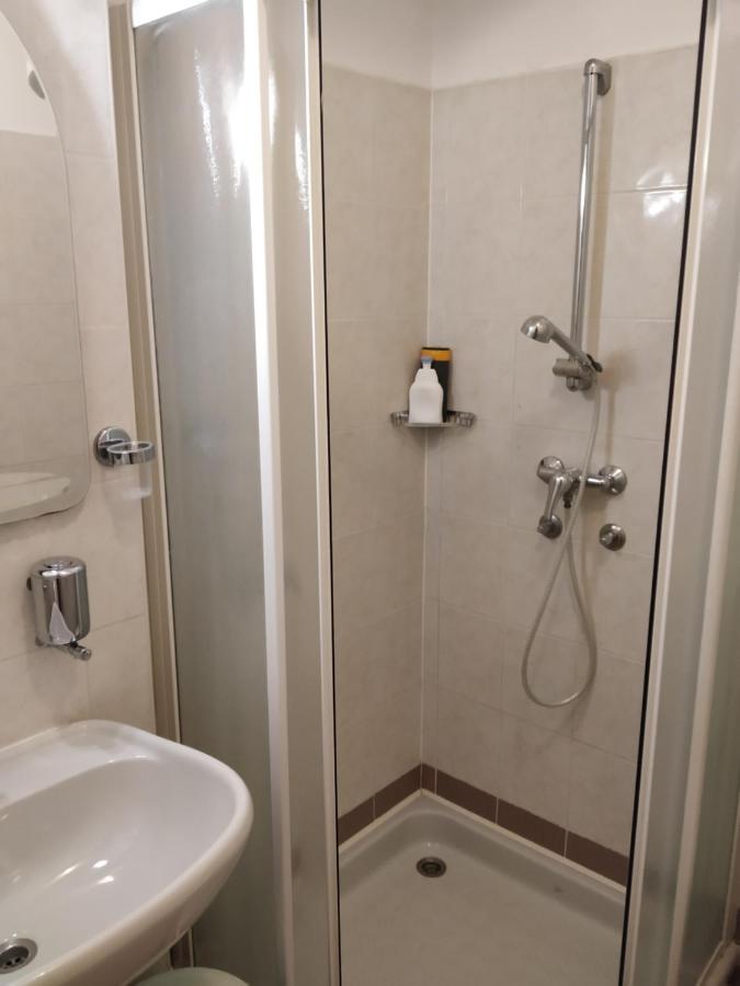 Accomodation Pertout Nova Gorica Luaran gambar