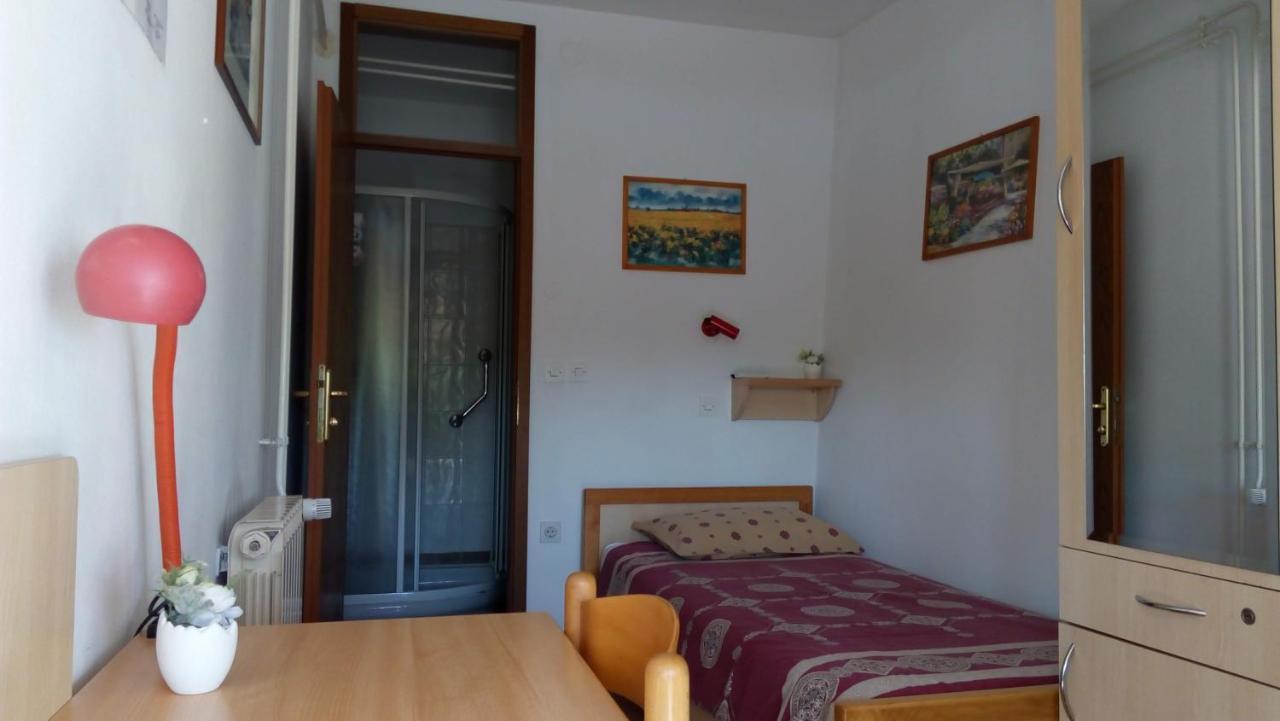 Accomodation Pertout Nova Gorica Luaran gambar